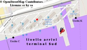 Fermata del bus 183 presso il livello arrivi del terminal Sud