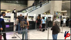 I distributori automatici dove acquistare i biglietti per il RER B. Per gentile concessione di Ice